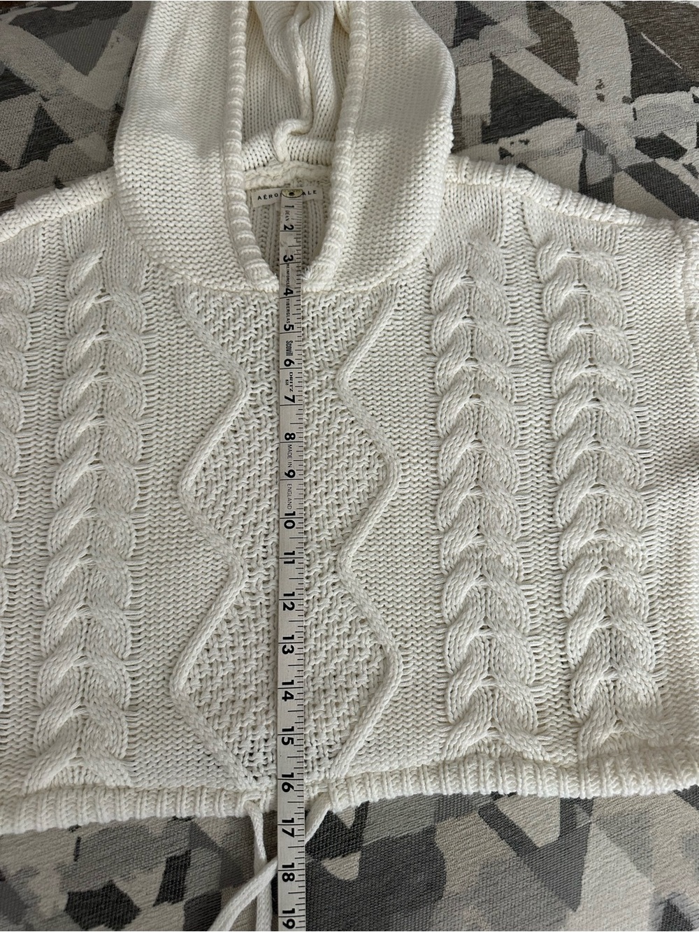 Aeropostale Cream Cable Knit Cropped Sweater Size Medium - Picture 5 of 7